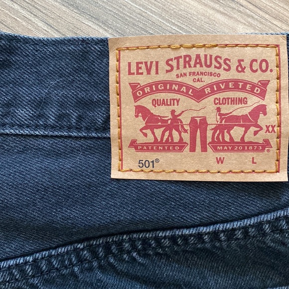 501 Levi shorts - Picture 3 of 6